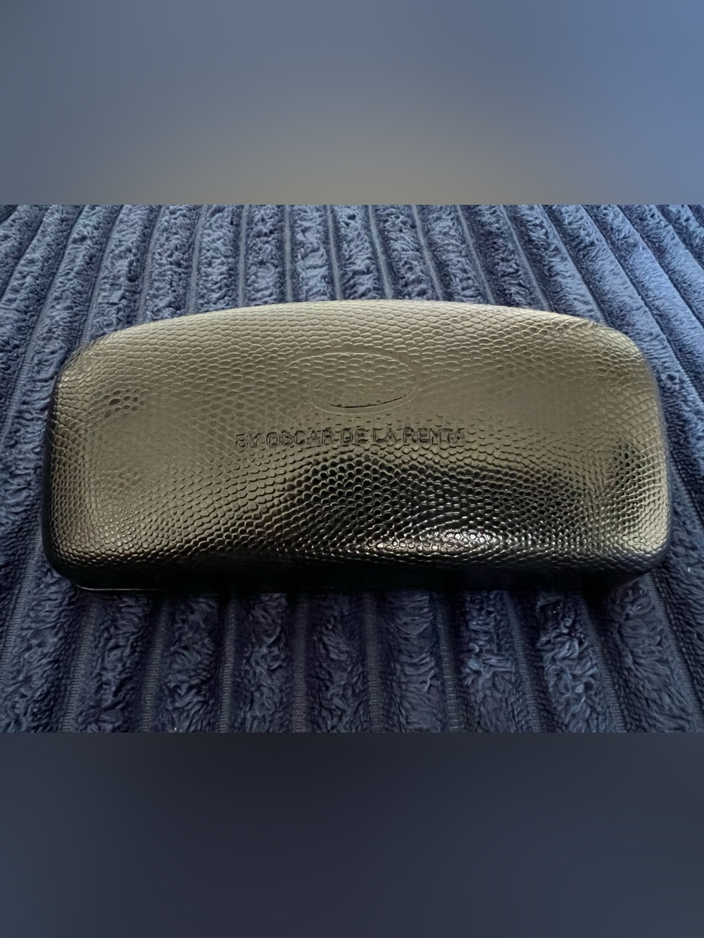 O by Oscar De La Renta Glasses Case